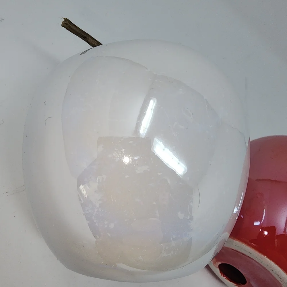 Porcelain‎ irridescent apples